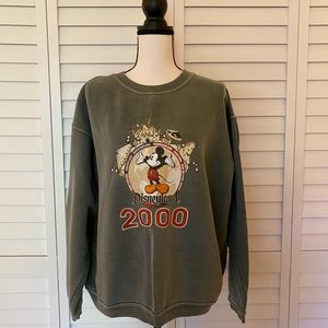 Vintage Disneyland collector sweatshirt from 2000!